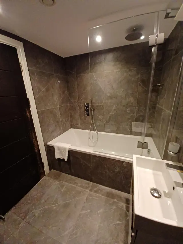 2 bedroom apartment  2 bath