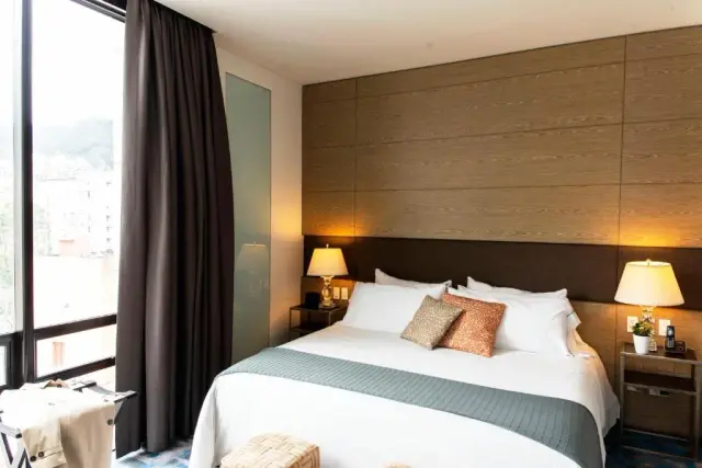 8010 Urban Living- Luxury Home Experience