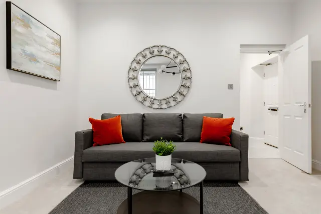 2 bedroom apartment Lower Ground