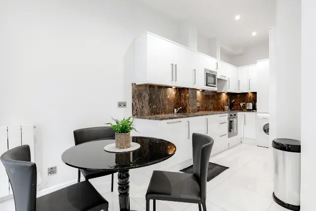 2 bedroom apartment Lower Ground