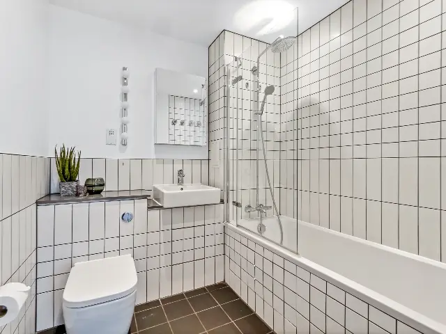 2 bedroom apartment  · 1 bath