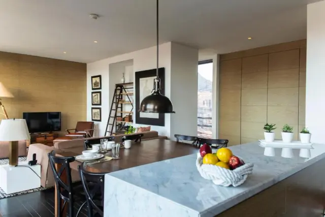 Apartment with Mountain View