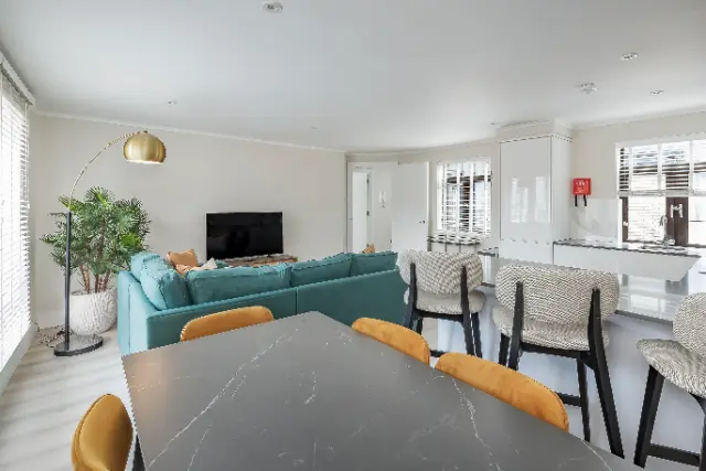 2 bedroom apartment