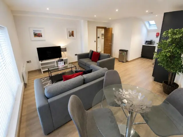 Harvest Lane - Thames Ditton