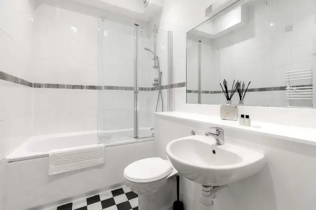 1 bedroom apartment Lower Ground