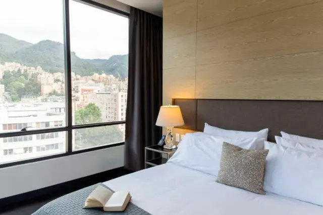 Apartment with Mountain View