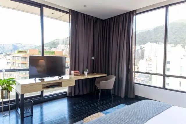 Apartment with Mountain View