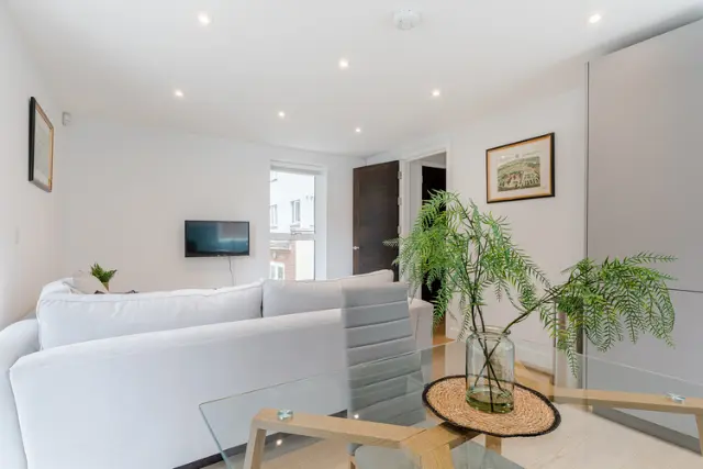 Aldgate East by Excel Apartments