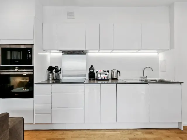 2 bedroom apartment  · 1 bath