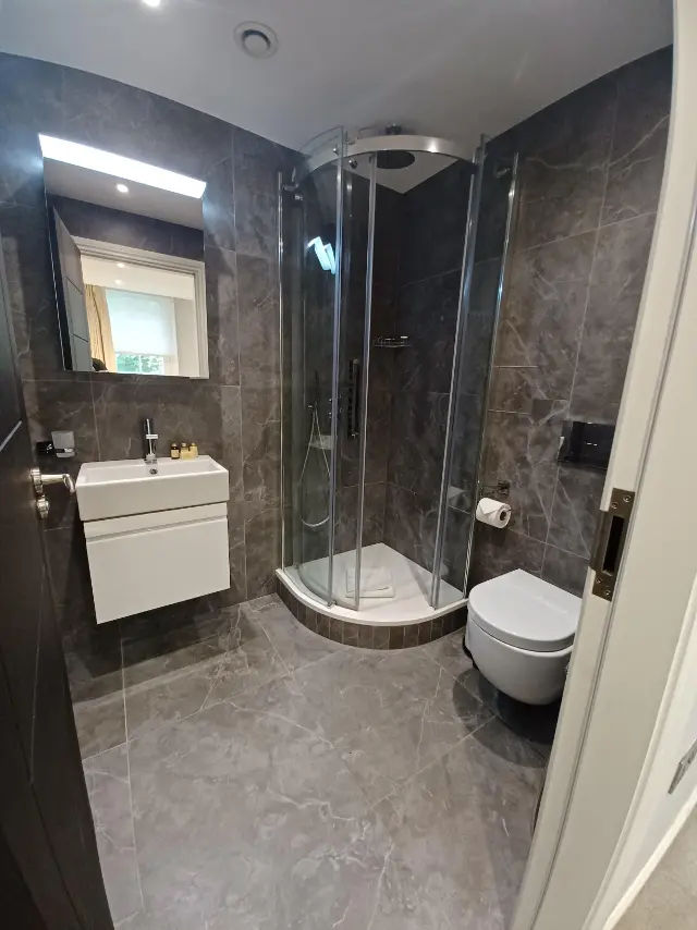 2 bedroom apartment  2 bath