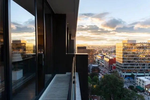 Apartment with Mountain View