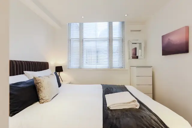 Trafalgar Square by Excel Apartments