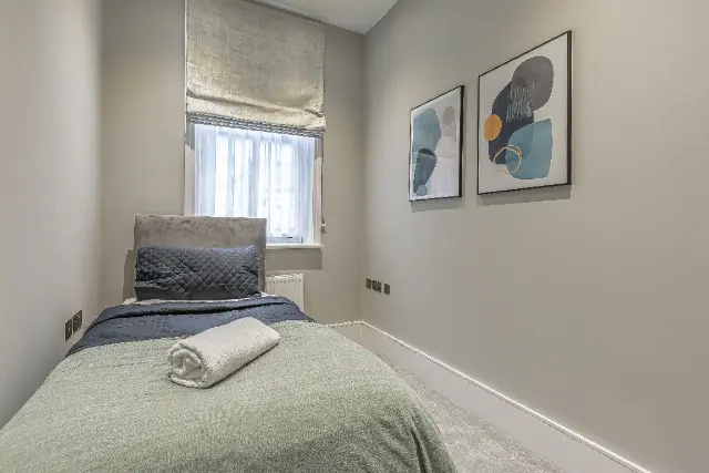 2 bedroom apartment  · 2 bath