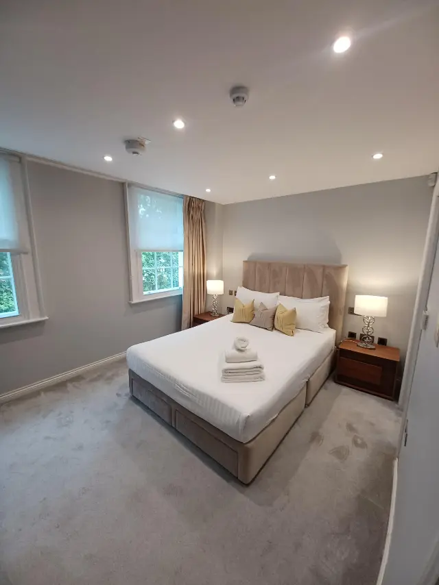 2 bedroom apartment  2 bath