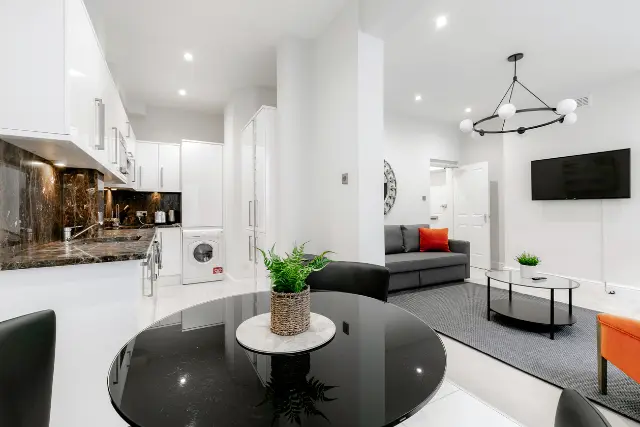 2 bedroom apartment Lower Ground
