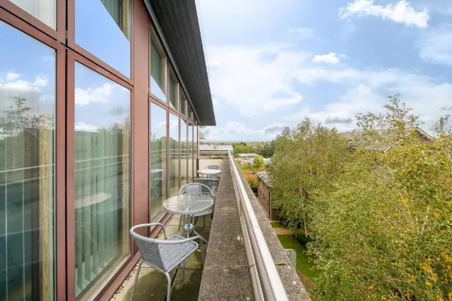 The Courtyard Penthouse - Wimbledon
