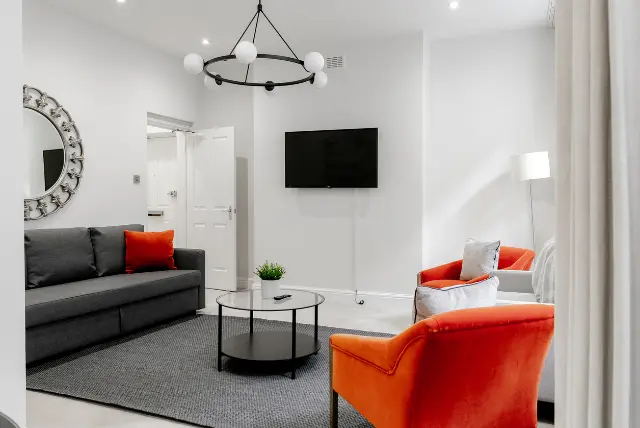 2 bedroom apartment Lower Ground