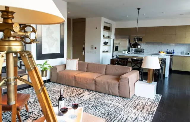 Apartment with Mountain View