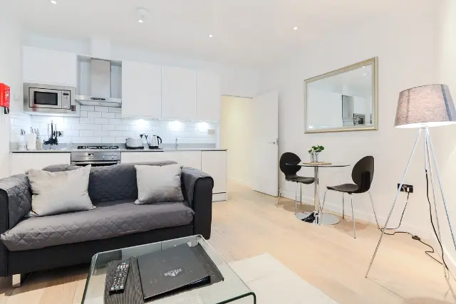 Trafalgar Square by Excel Apartments